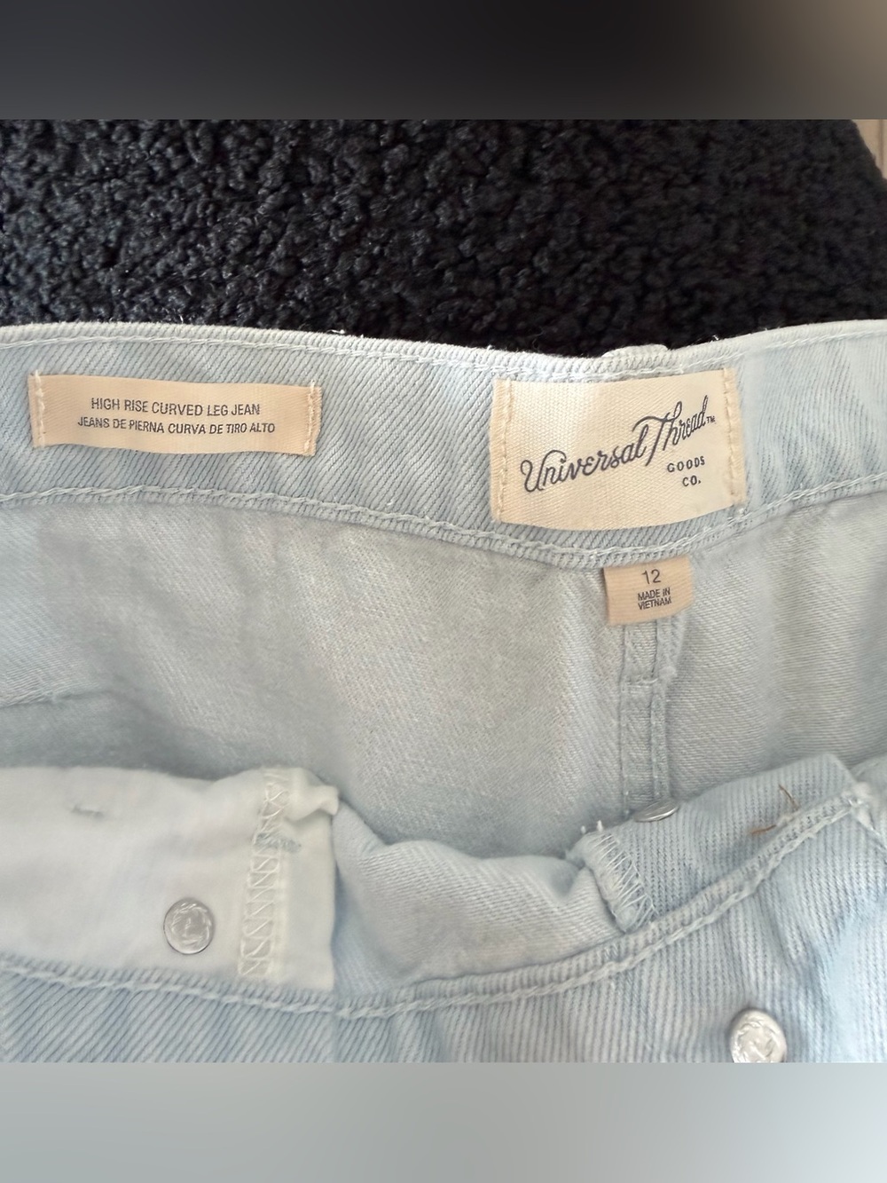 Universal Threads High Rise Curved Leg Jean - Picture 3 of 3
